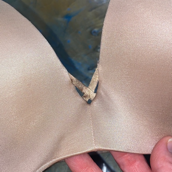 Victoria's Secret Nude Strapless Bra - Picture 3 of 5